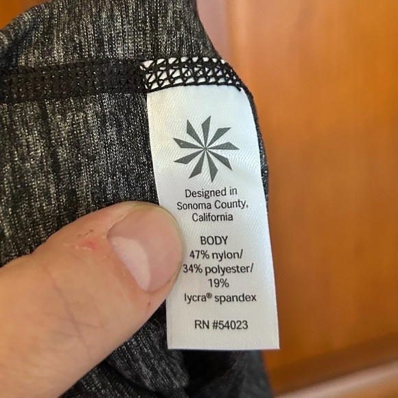 Athleta Chatarunga Capri Grey Size Medium - Picture 6 of 7